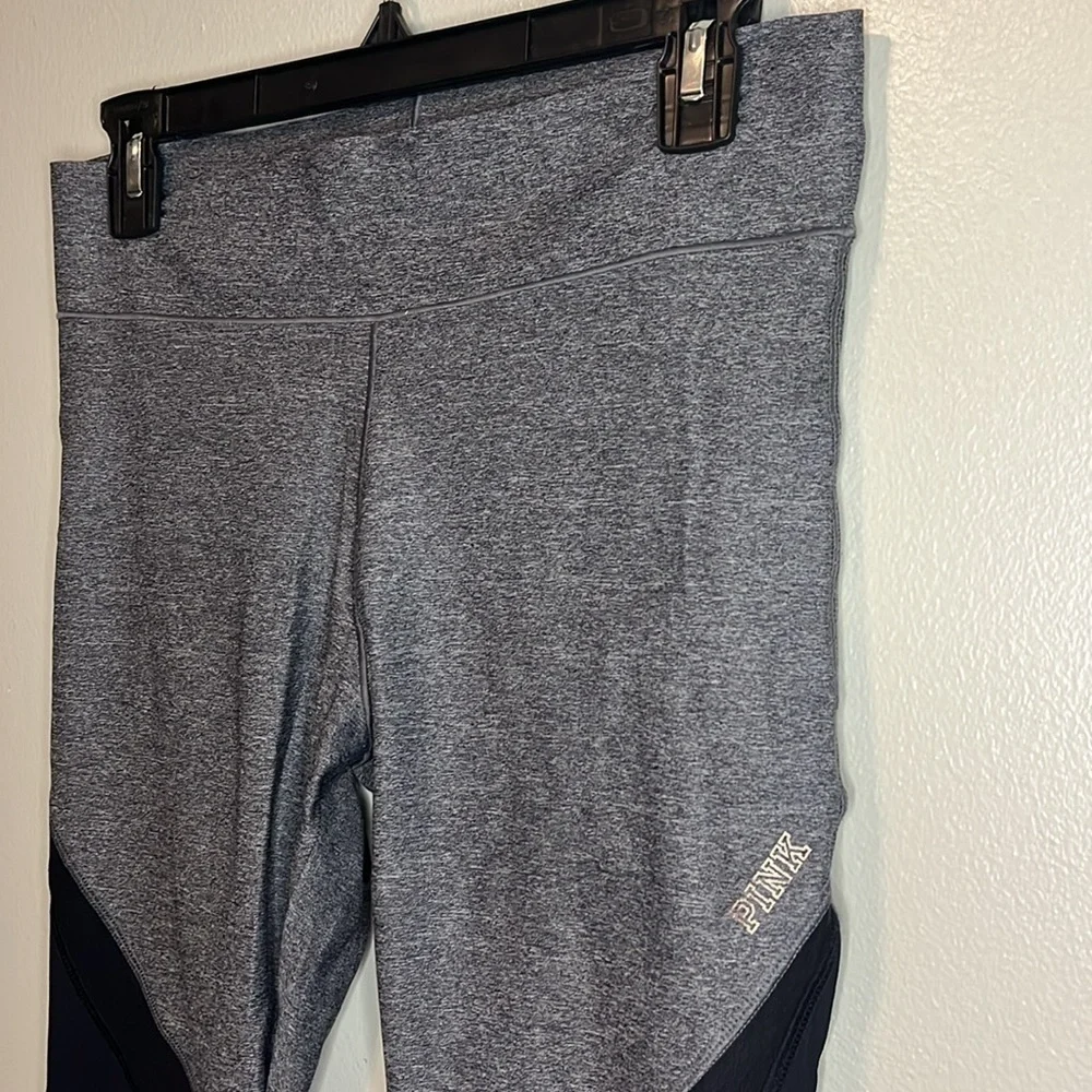 PINK Victoria’s Secret Ultimate Leggings Gray/Black Womens Size Small
